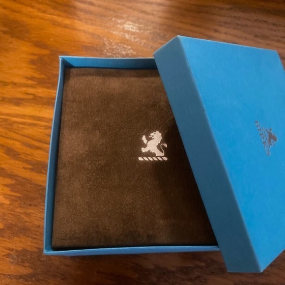 Birk’s 18K Gold Duck Necklace - Picture 5 of 7